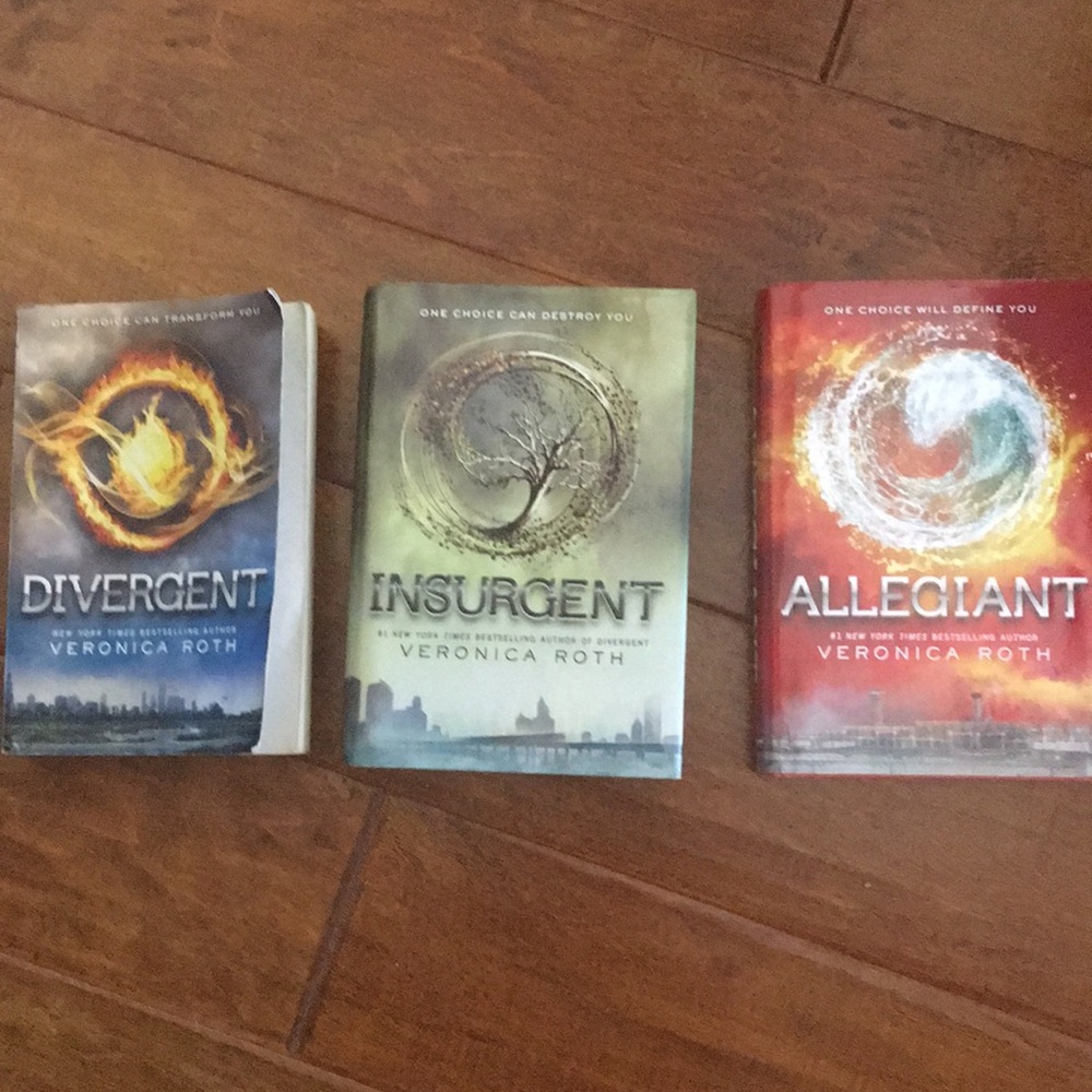 Veronica Roth LOT BUNDLE THREE BOOKS Divergent Insurgent Allegiant
